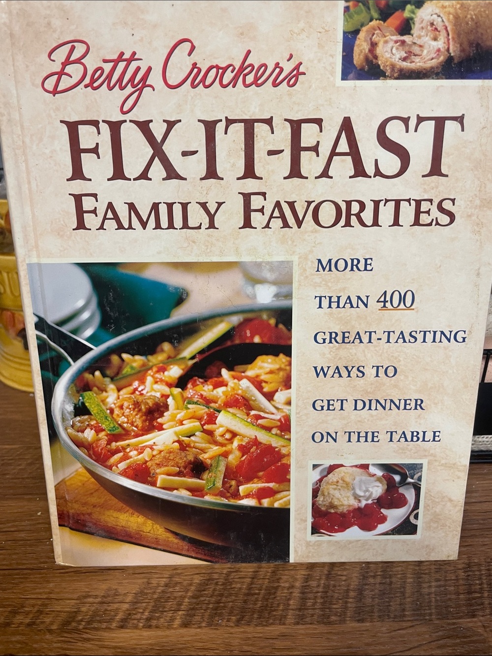 Betty Crocker Fix-It-Fast Family Favorites Cookbook - Beige, Red, Blue